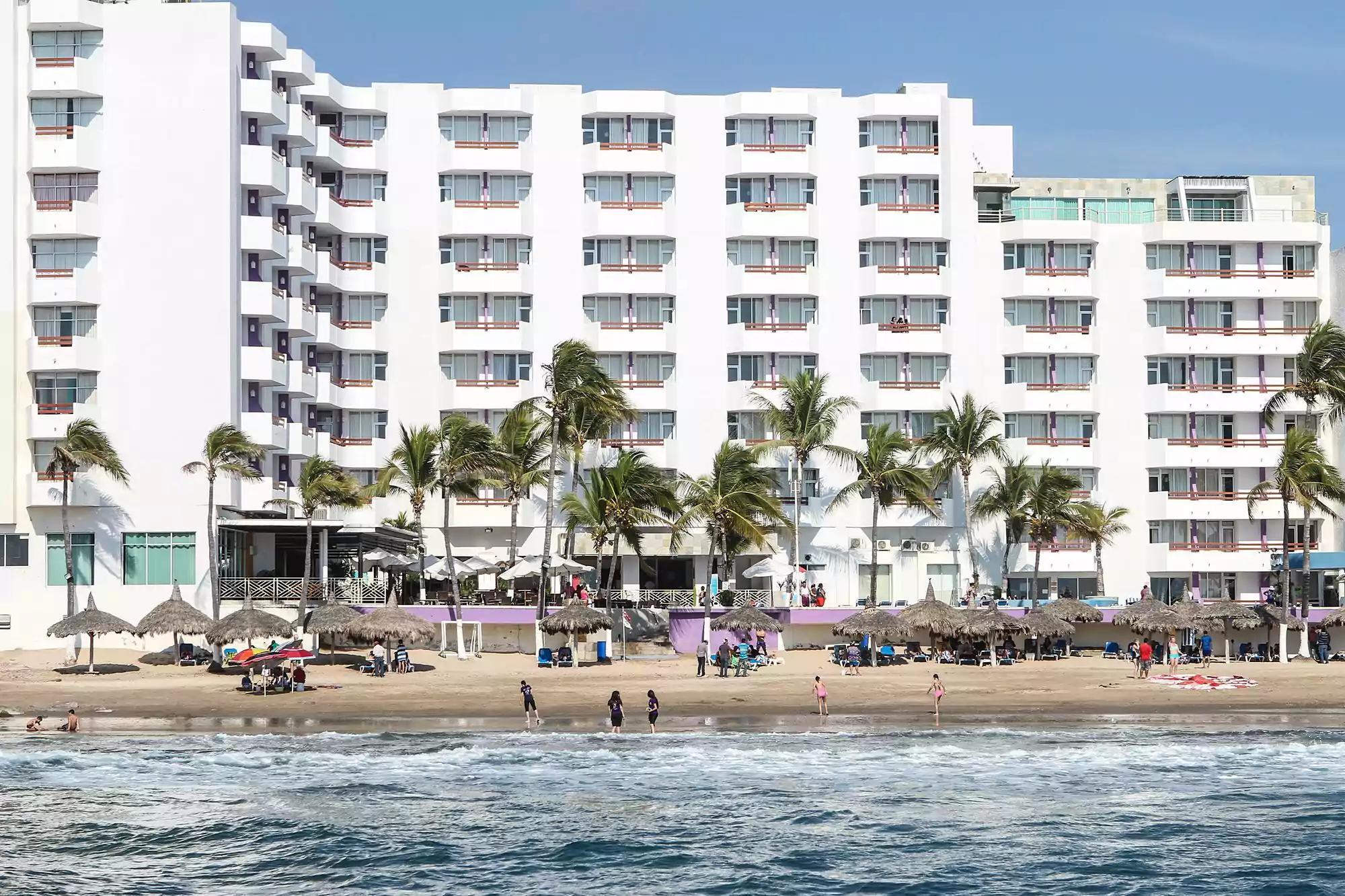Oceano Palace Mazatlan Exterior photo